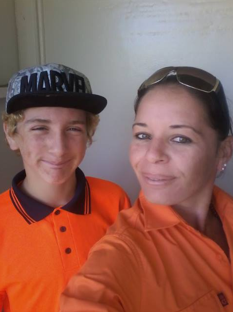 Tyrone Unsworth and his mother, Amanda, seen here. (Screenshot/Facebook)