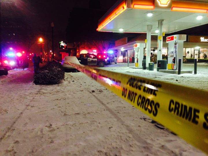 Calgary police investigate a stabbing at 17 Avenue and 5 Street S.W. on Jan. 1, 2017.