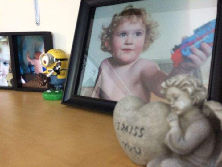 Calgary mom makes online plea to return phone with pictures of her deceased son - image