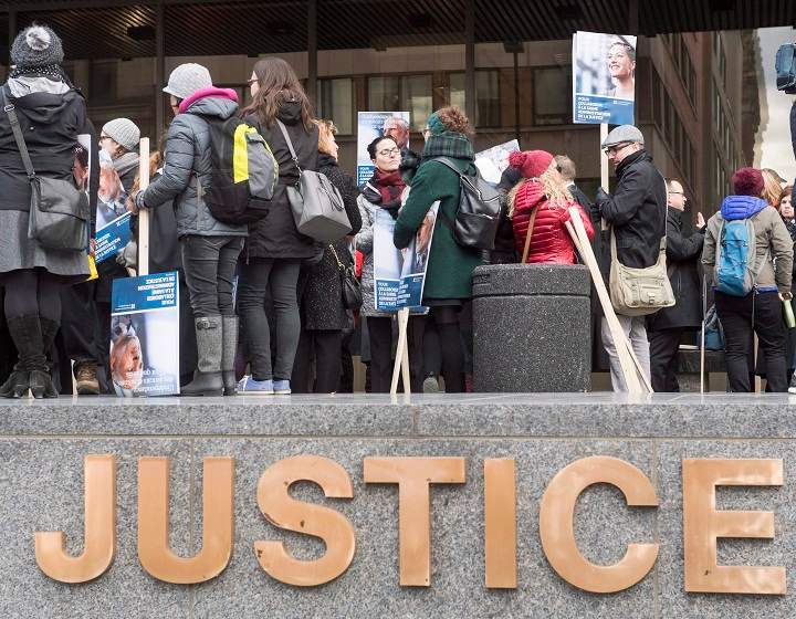 Quebec government lawyers and notaries form a picket line at the courthouse Monday, October 24, 2016 in Montreal. The union representing the lawyers is hoping Pierre Moreau will consider its counter-proposal before making good on a threat to table back-to-work legislation. Sunday, Feb. 26, 2017.