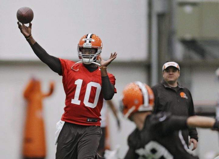 Former University of Texas star Vince Young is expected to sign a contract with the Saskatchewan Roughriders.