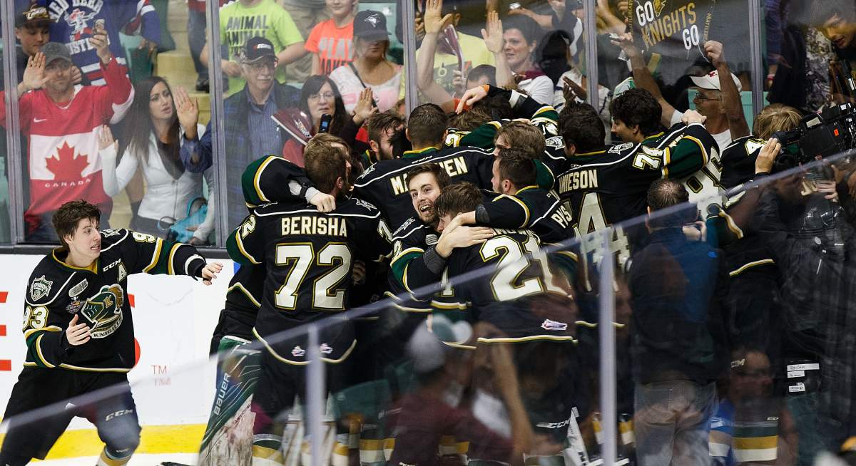 The London Knights celebrate their win over the Rouyn-Noranda Huskies (QMJHL) during the Memorial Cup Final on May 29, 2016 at the Enmax Centrium in Red Deer.