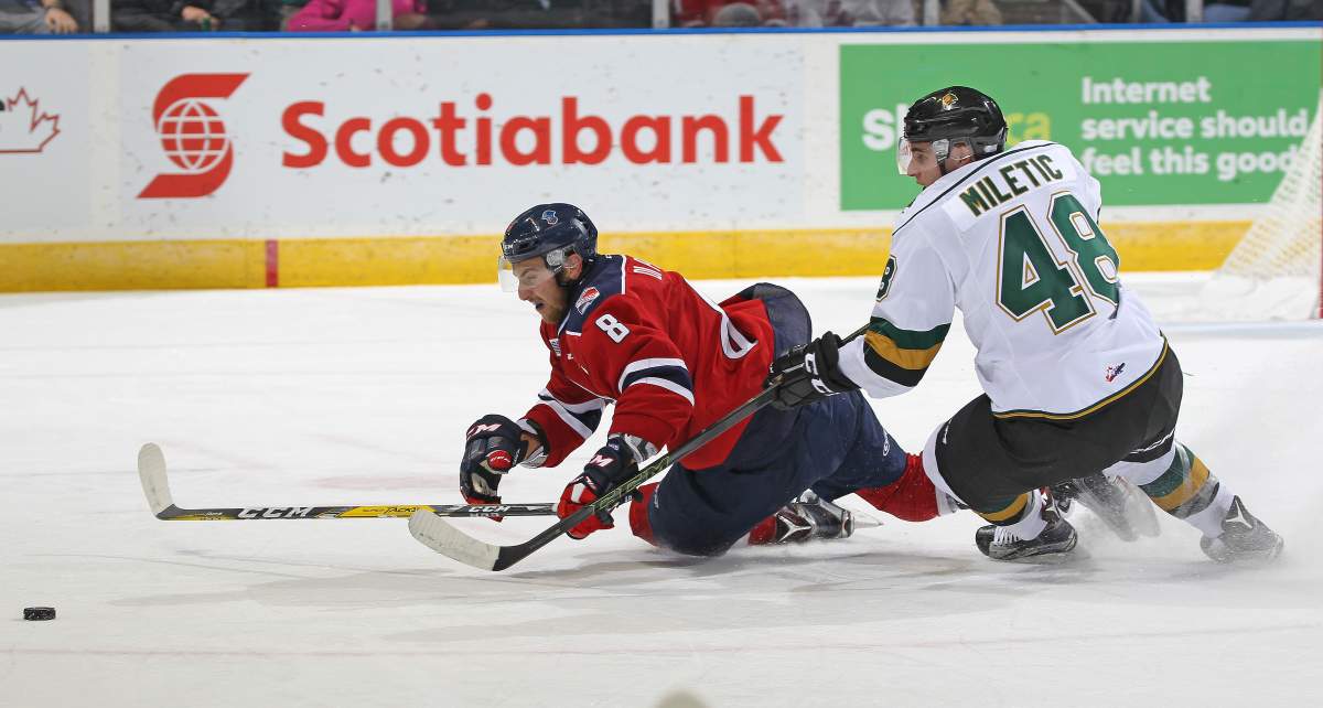LONDON, ON - OCTOBER 20:  Dylan Di Perna #8 of the Kitchener Rangers skates against Sam Miletic #48 of the London Knights during an OHL game at Budweiser Gardens on October 20, 2016 in London, Ontario, Canada. The Knights defeated the Rangers 5-4.(Photo by Claus Andersen/Getty Images).