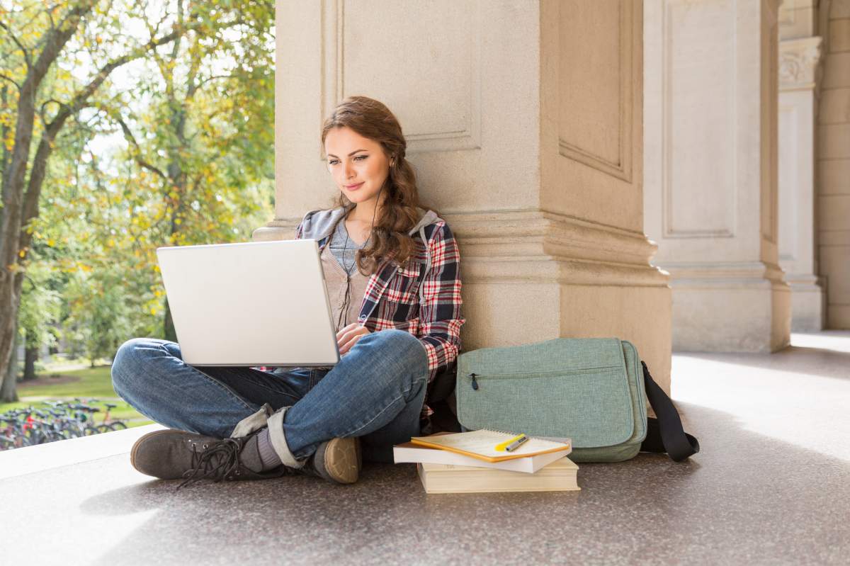Government student loans carry relatively high interest rates, but those interest payments are tax deductible.