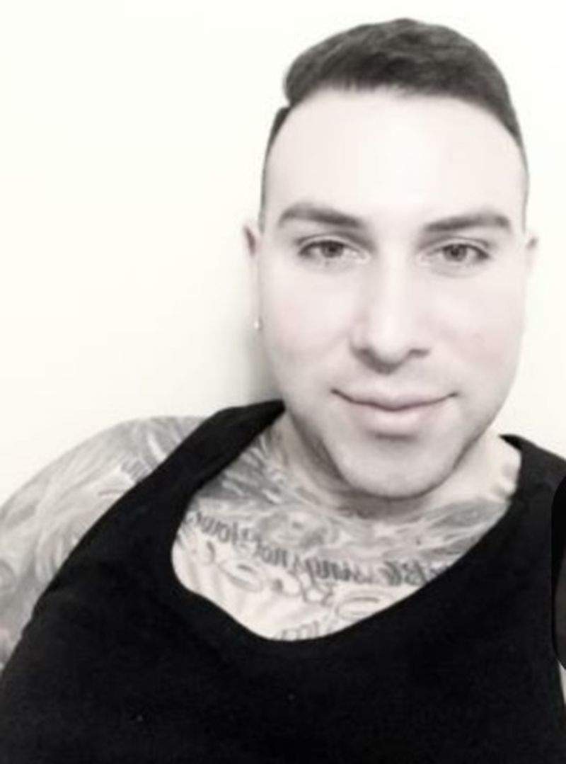 Toronto police looking to identify man wanted in online-dating fraud scheme - image