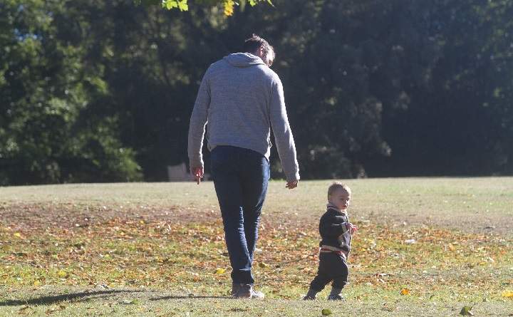 Mandatory Credit: Photo by 
A parent walks a toddler in the autumn sunshine on Wimbledon Common
Seasonal weather, UK - 09 Oct 2016.