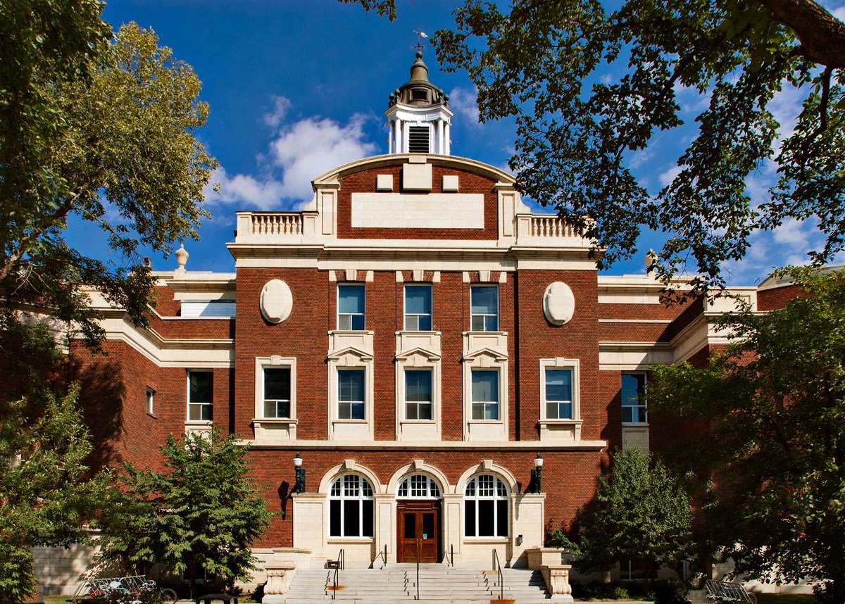The University of Alberta's Dentistry/Pharmacy building. 
