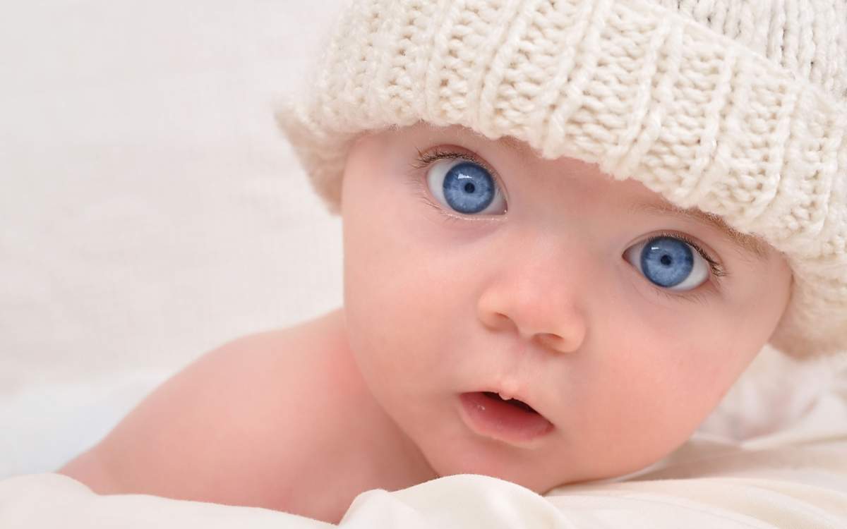 Some women are turning to sperm banks to have children alone.