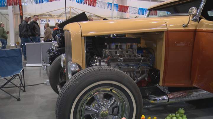 Thousands turn out for the Draggins annual rod and custom car show at Prarieland Park.