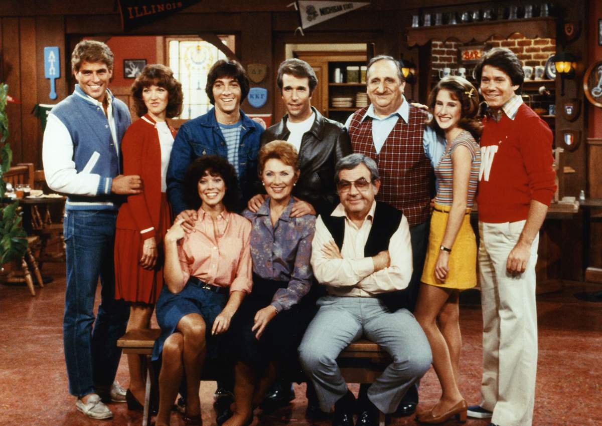 No Merchandising. Editorial Use Only. No Book Cover Usage.Mandatory Credit: Photo by Henderson/Miller-Milkis/Para/REX/Shutterstock (5885604z)Ted McGinley, Erin Moran, Scott Baio, Marion Ross, Henry Winkler, Tom Bosley, Al Molinaro, Anson WilliamsHappy Days – 1974-1984Henderson/Miller-Milkis/ParamountTelevision