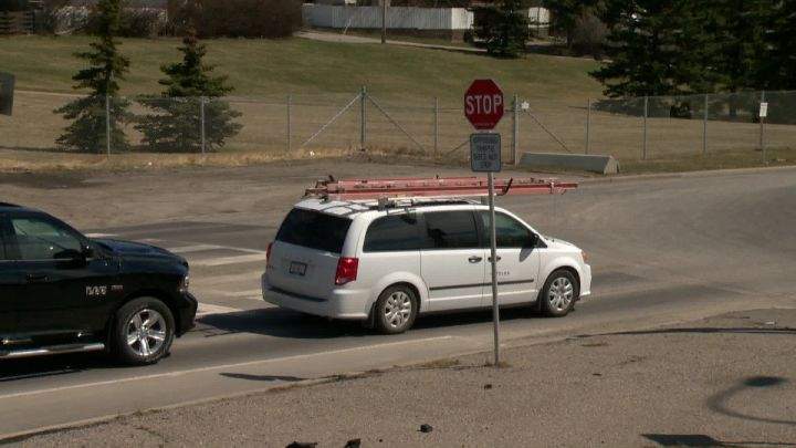 Northwest Calgary residents want improvements to ‘dangerous’ intersection - image