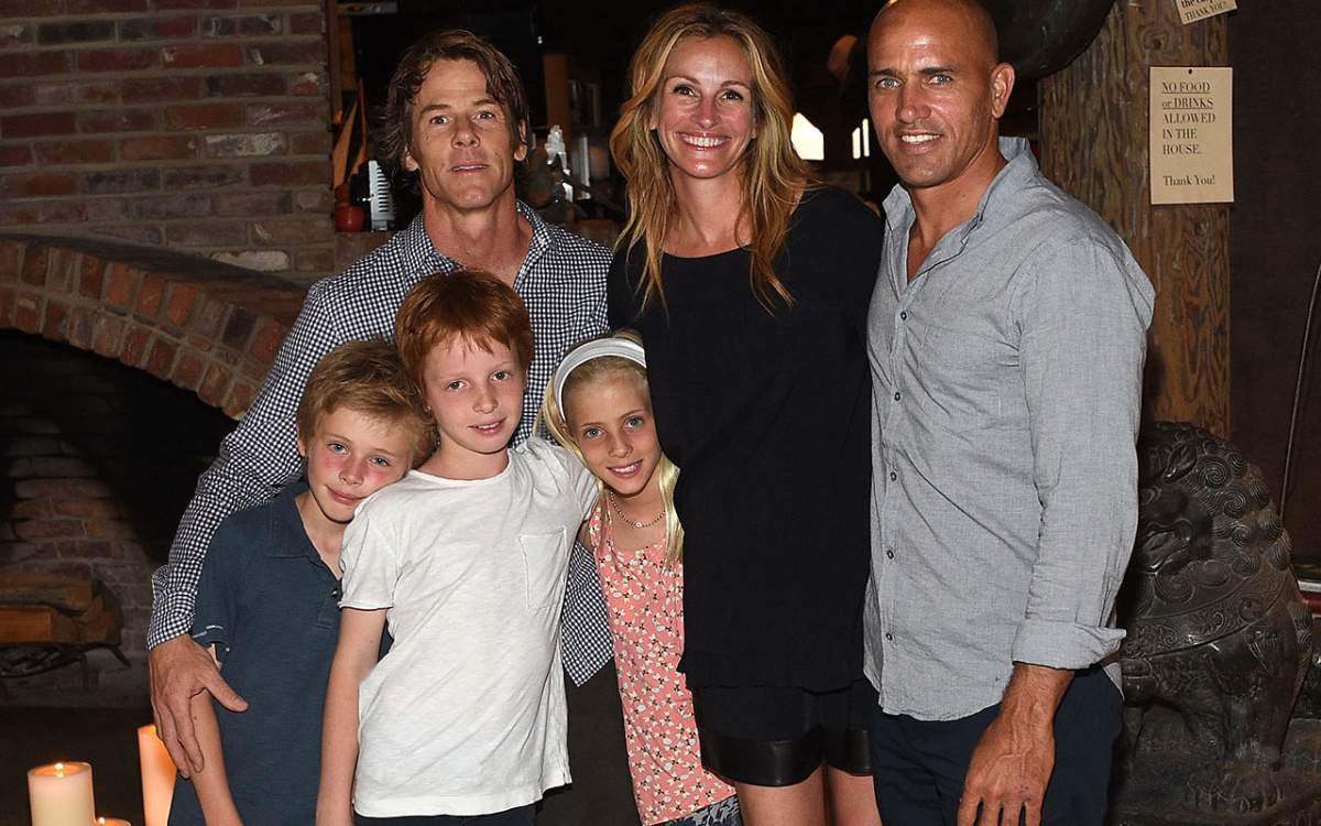 Daniel Moder, Julia Roberts, Kelly Slater, Phinnaeus Moder, Henry Daniel Moder and Hazel Moder on August 29, 2015 in Malibu, California.