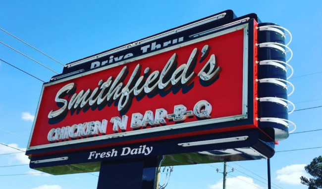 N. Carolina restaurant vows to fire employees who sang ‘F*** Tha Police’ as cops ate - image