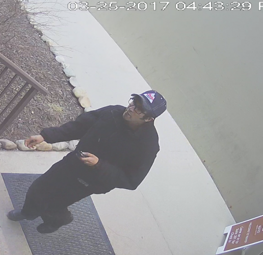 Calgary police seek man who allegedly posed as cop while robbing women he met online - image