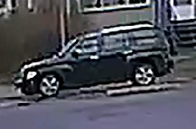 Chevrolet HHR: Captured on surveillance camera near homicide scene, 10682 61 Ave.