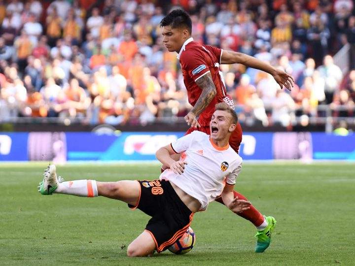 Antonio Latorre Lato of Valencia and Carlos Joaquin Correa of Sevilla FC during the La Liga match between Valencia CF and Sevilla FC, date 32, played at the Mestalla Stadium, Barcelona, Spain on 16th April of 2017.