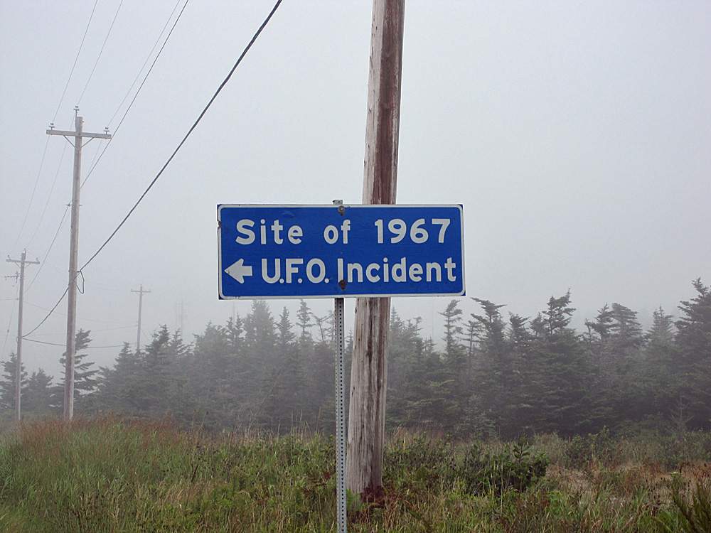 Sign pointing out the site of a 1967 UFO sighting in Shag Harbour, N.S.