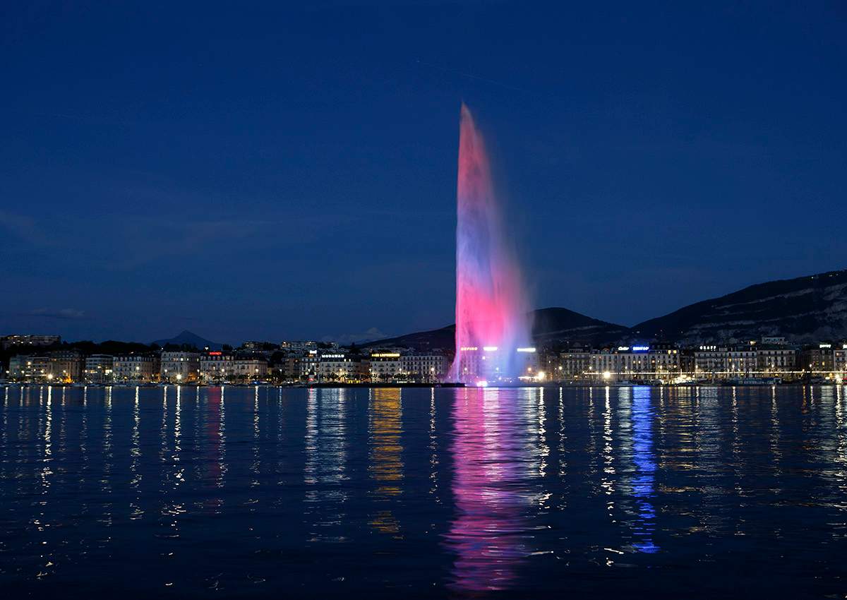 The famous water fountain \”Le Jet d\’Eau\” is illuminated in the colors of the British flag to pay tribute to the victims of a suicide attack in Manchester after a concert, in Geneva, Switzerland, 23 May 2017