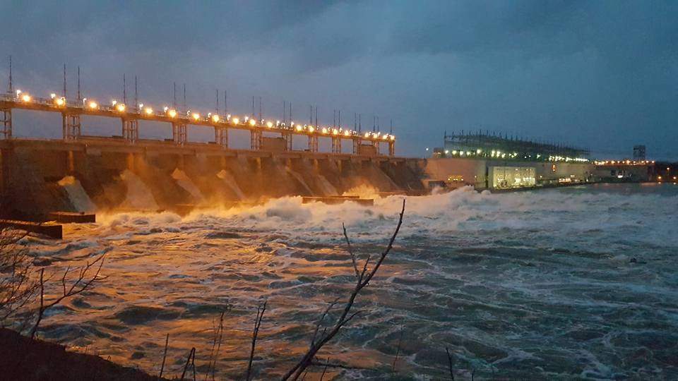 Eight gates open at the Hydro dam in Pointe-Fortune to release water pressure, Tuesday, May 2, 2017.