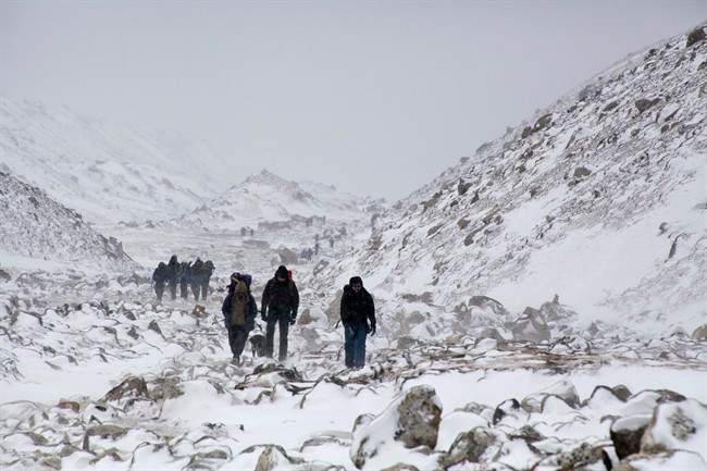 Risky retrieval of Everest bodies raises climbers’ concern - image