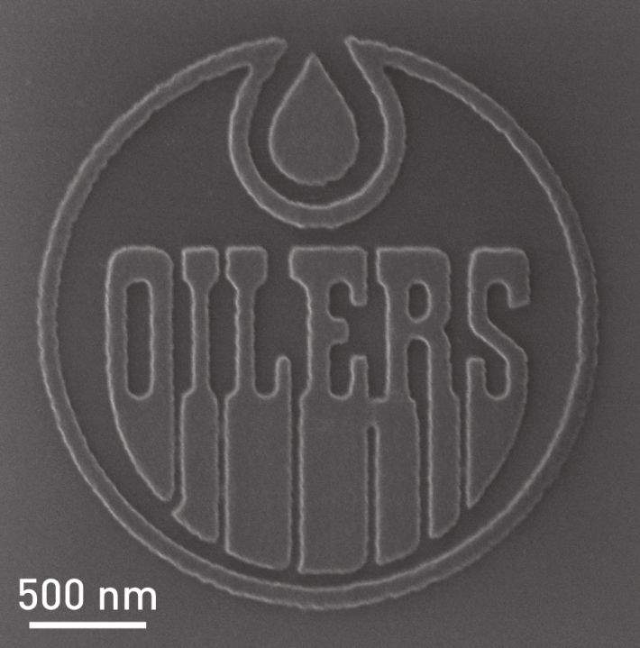 A team of nanotechnology experts created an Edmonton Oilers logo out of nanomaterial. It\’s 40 times smaller than the width of a human hair.