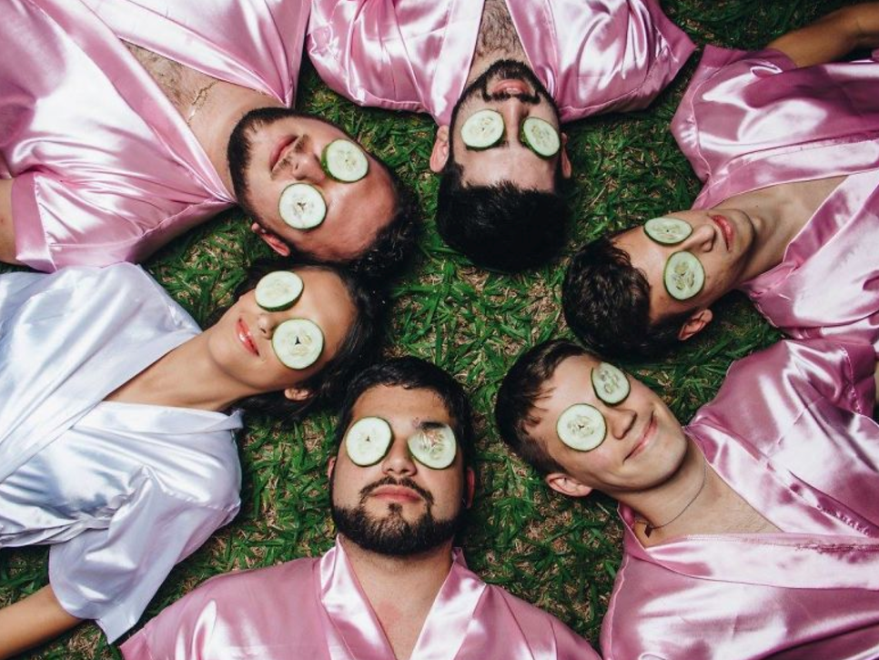 Bride stages bridesmaid photo shoot with her best male friends - image