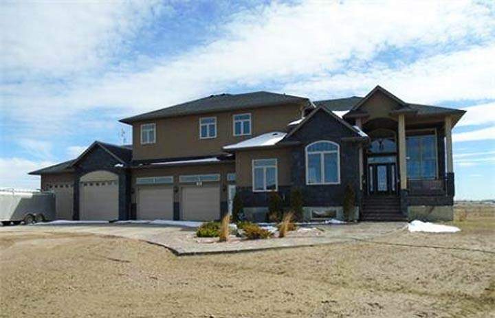 6: 10 Hanley Cres., Regina - $2,499,900 (6 bedrooms, 4 bathrooms)