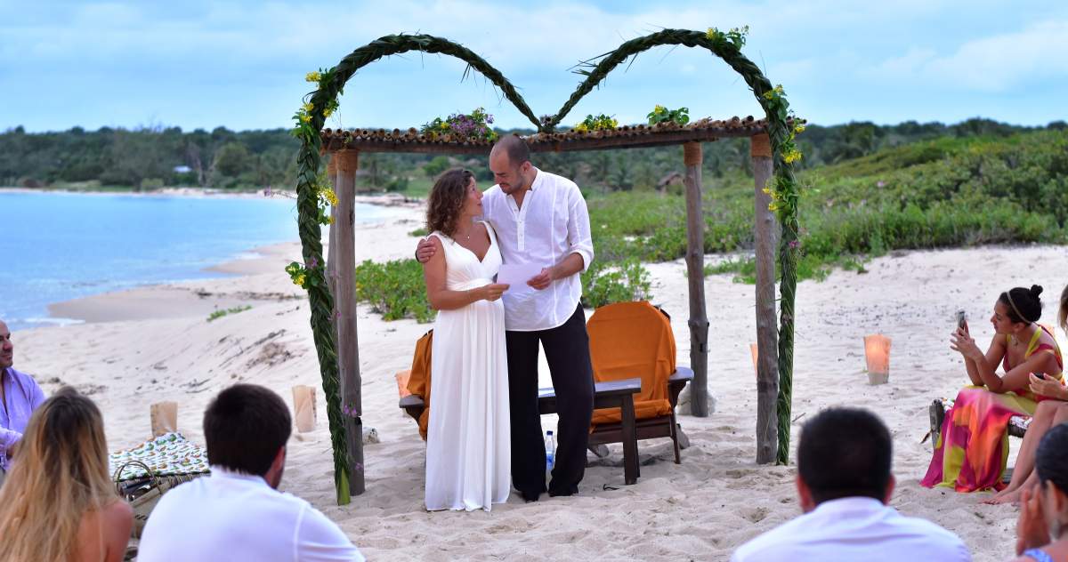 Daria Gage and Carlos Sanchez Seco Villalba get married in Mozambique in April 2016.