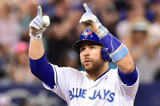 Toronto Blue Jays catcher Russell Martin has been traded to the Los Angeles Dodgers.