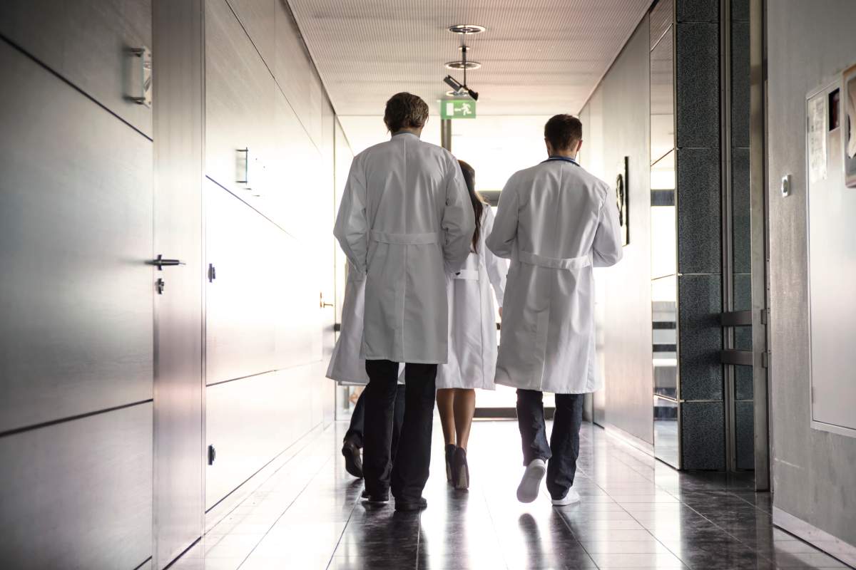 A Food and Drug Administration advisory panel voted 10-0 on Wednesday in favour of the leukemia treatment developed by the University of Pennsylvania and Novartis Corp. 