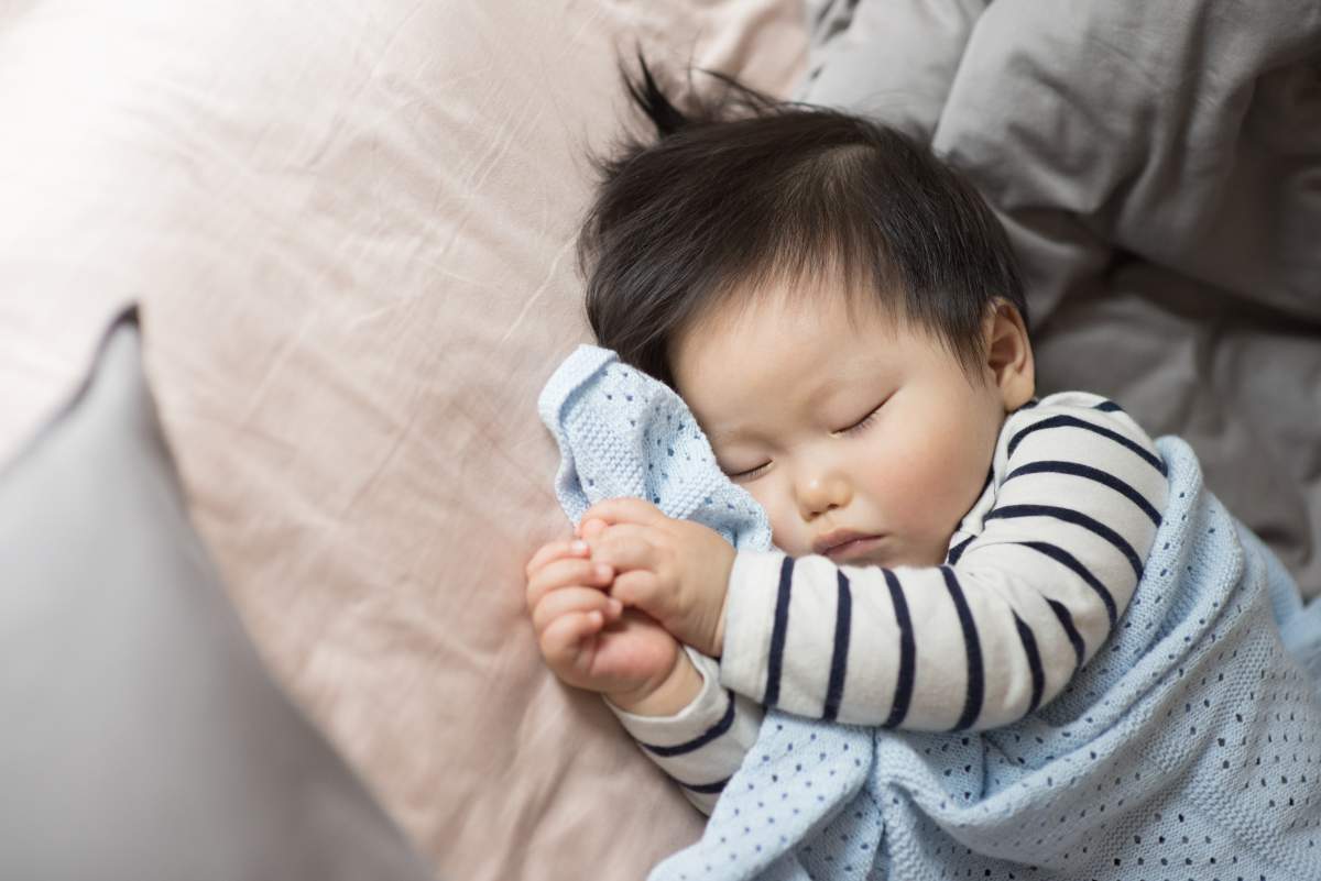 babies sleeping alone