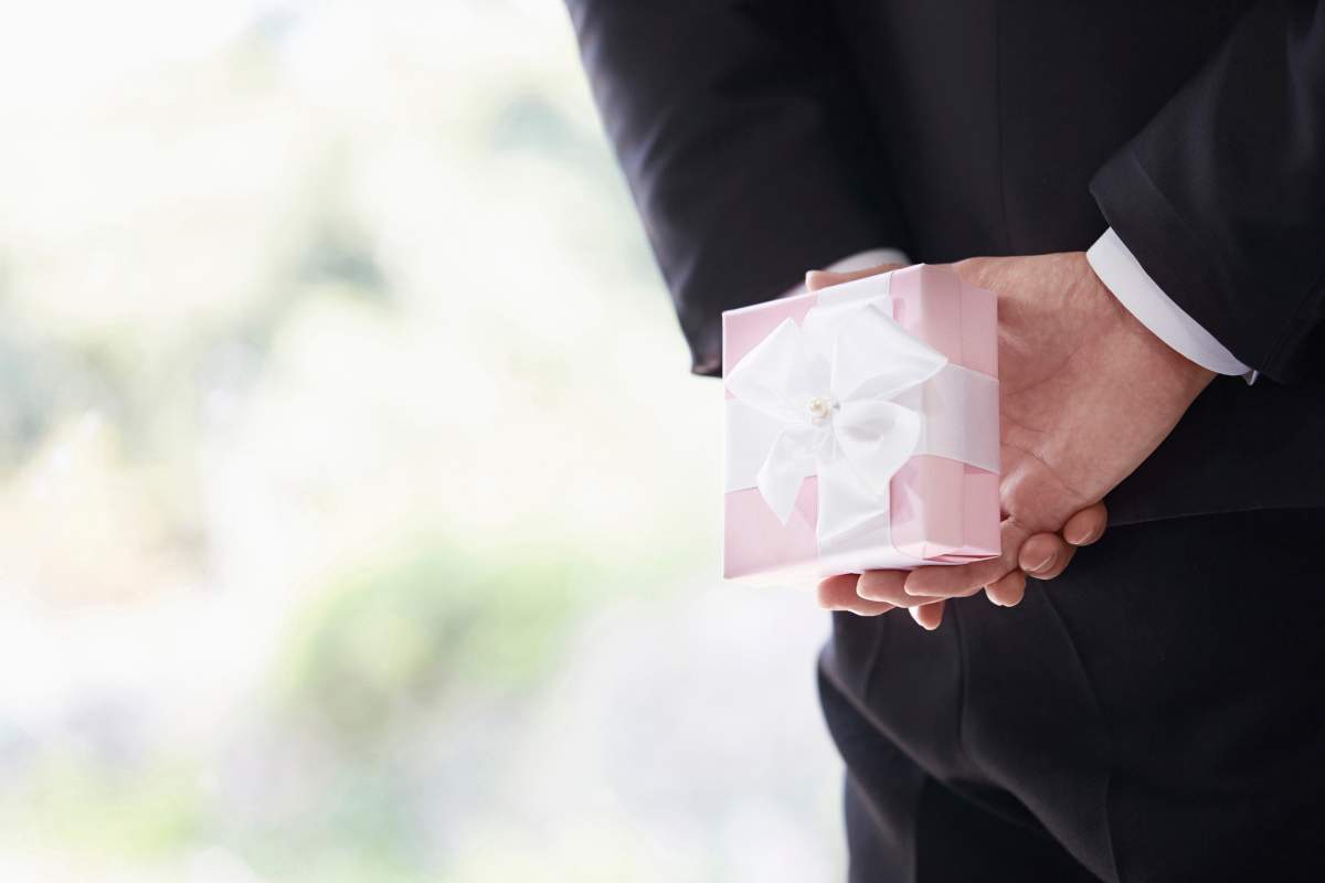 Social media users were left divided after hearing of a best man interrupting a wedding ceremony so he could propose to his girlfriend.