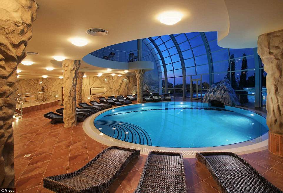 The company Vivos makes high-end bunkers for billionaires who wish to survive a catastrophic event but still remain the life of luxury. 