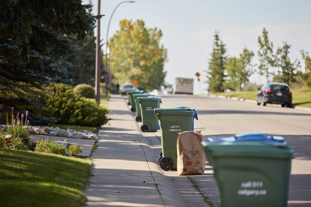 Green cart collection begins in southwest Calgary the week of July 17, 2017.