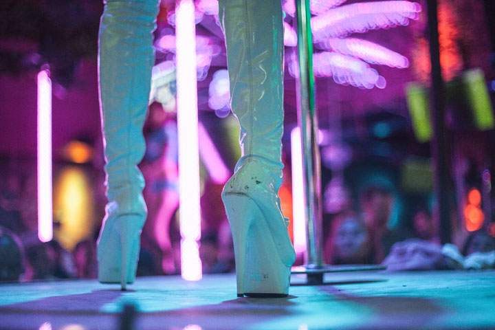 No, bad shrimp at the free buffet didn't lead to any strip club disasters this week.