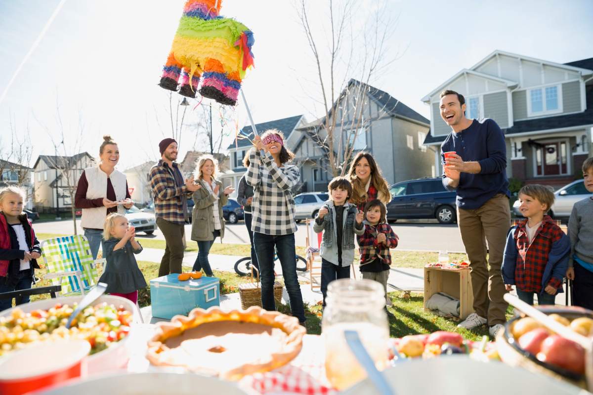 There are 464,335 step-families in Canada as of 2011, according to Statistics Canada.