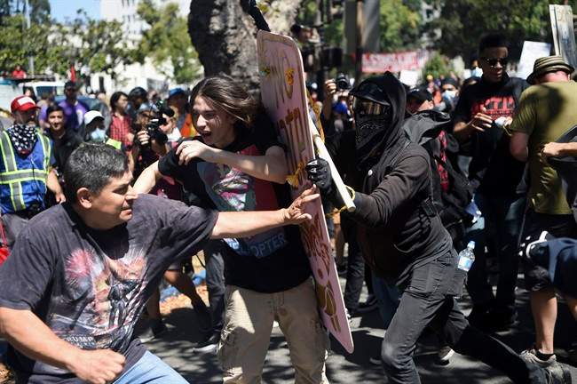 Scott Thompson: We live in a world of extremes, while the middle majority stays silent - image