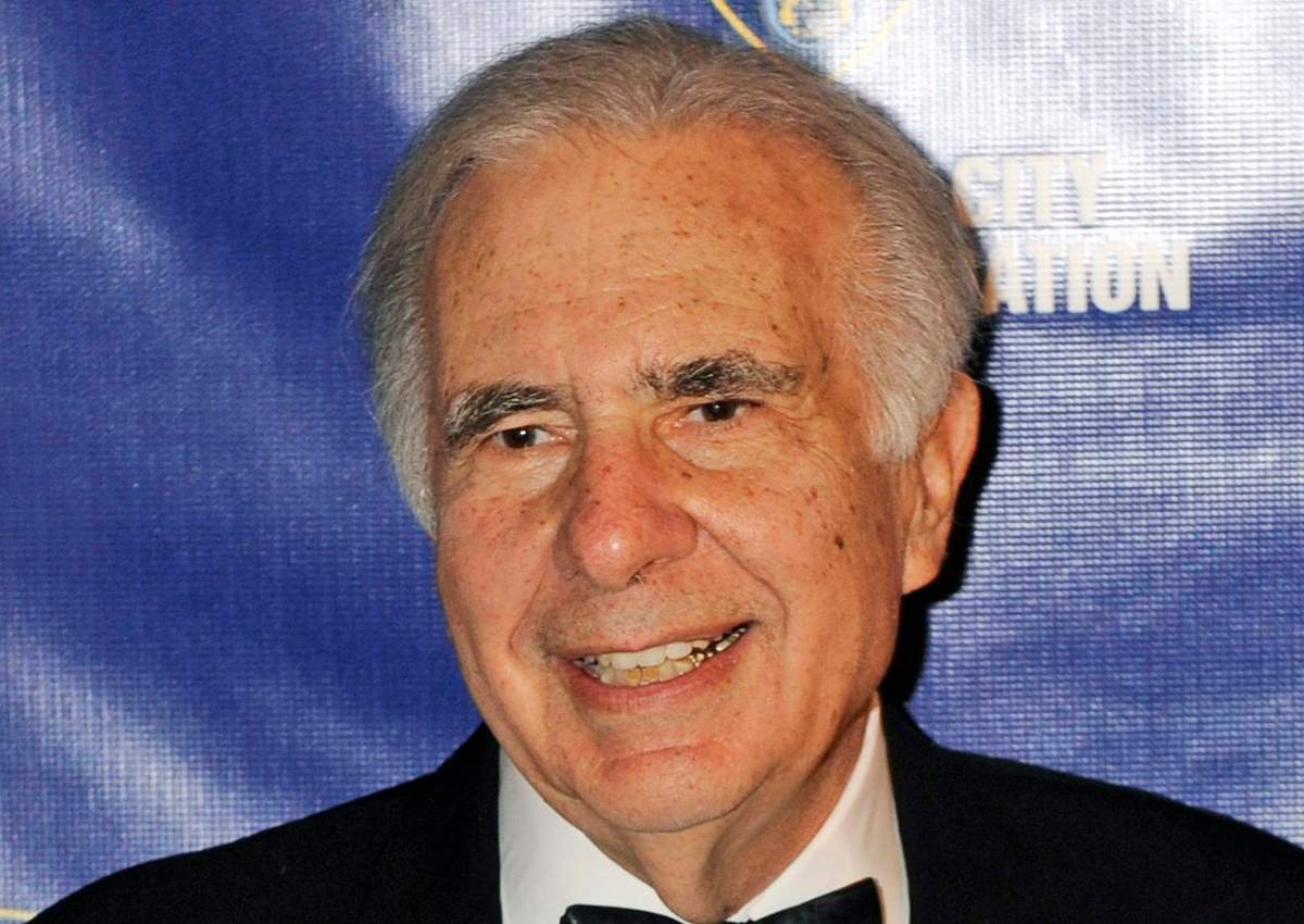  In this March 16, 2010, file photo, financier Carl Icahn poses for photos upon arriving for the annual New York City Police Foundation Gala in New York. 