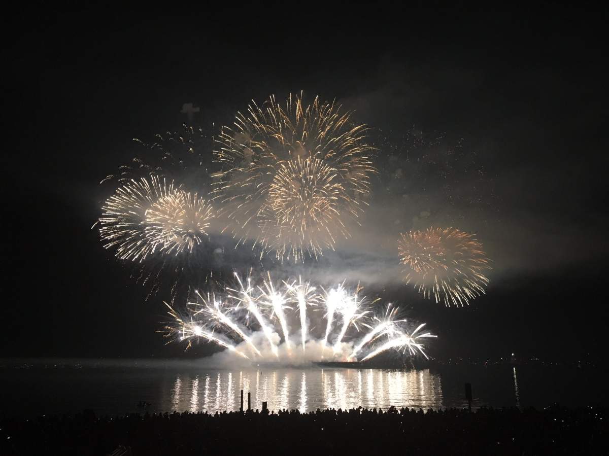 It may have been a smoky night, but that didn't stop thousands of people from descending on English Bay to watch the Honda Celebration of Light. 