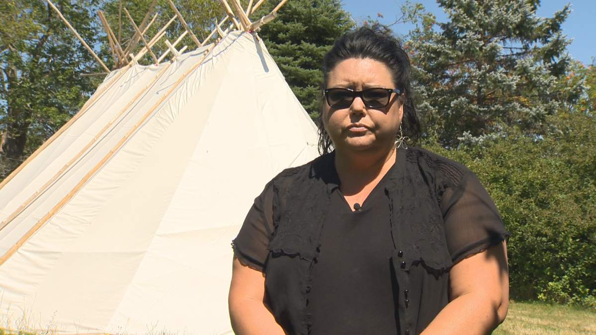 The inquiry’s community relations liaison officer Denise Pictou-Maloney speaks with Global News about the commission’s “community visits.” Pictou-Maloney is also the daughter of murdered native rights activist Annie Mae Pictou-Aquash.