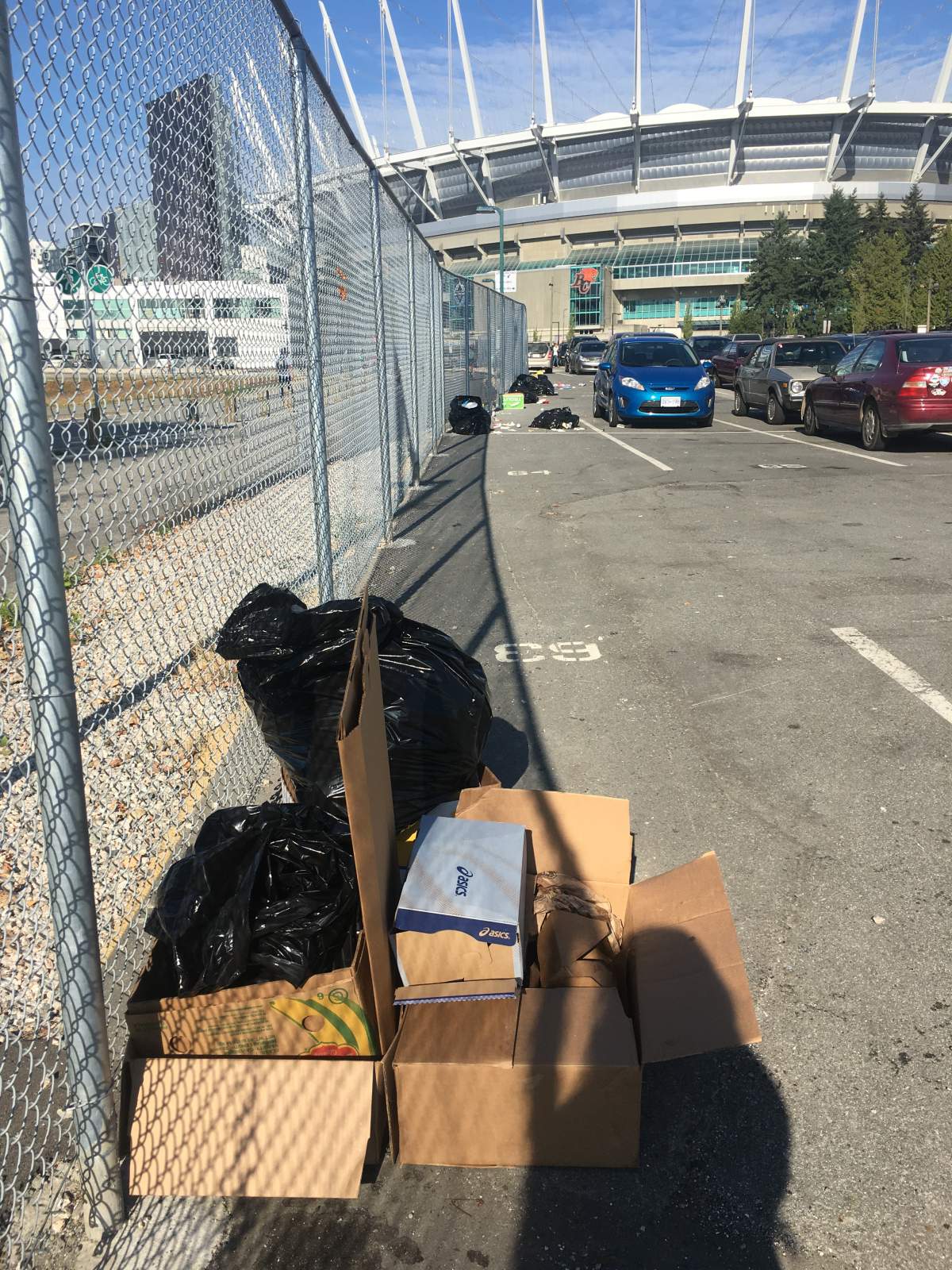 Thrash and trash: Metallica accused of dumping garbage after Vancouver concert - image