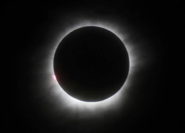 Saskatchewan stargazers over the moon about Monday’s partial solar eclipse - image