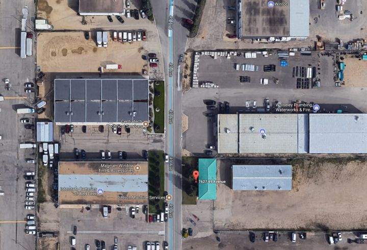 A screen grab from Google Maps showing the area near 49 Avenue and 76 Street in Red Deer. The red marker indicates where the RCMP was responding to a suspicious package call on Aug. 1, 2017.