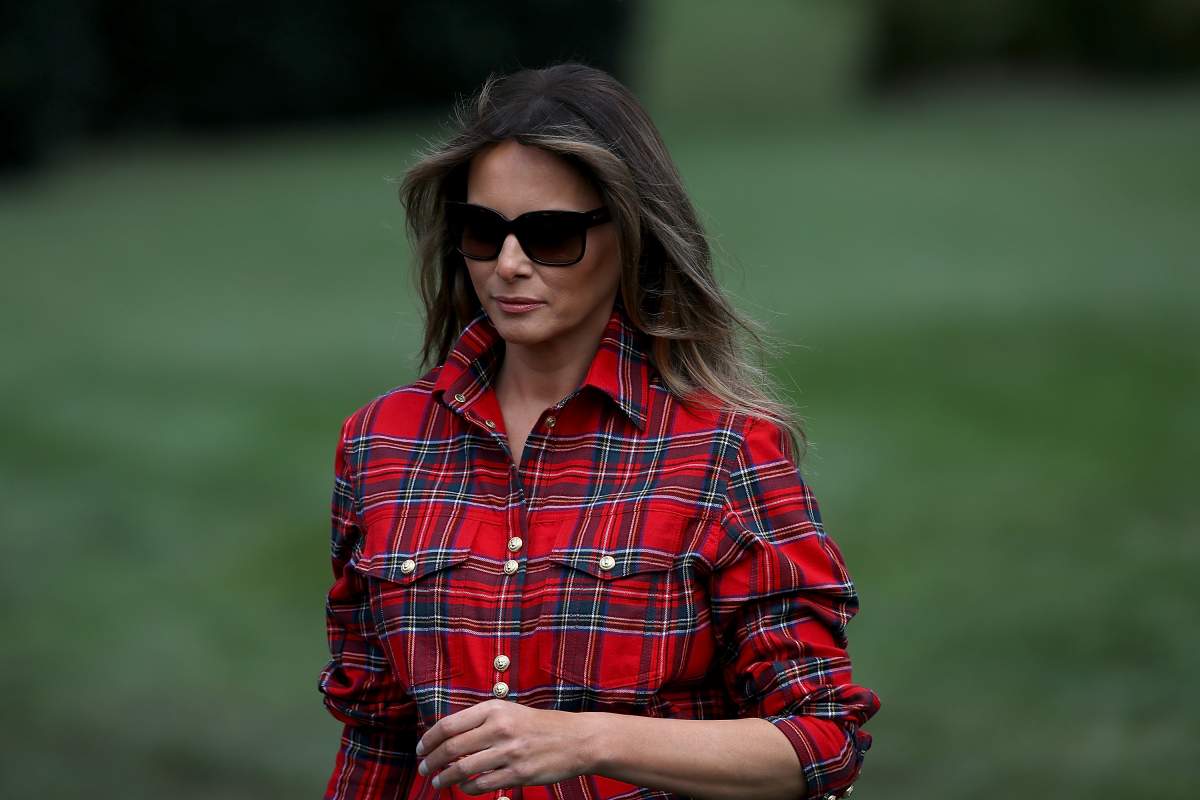 First lady Melania Trump arrives at an event with children from the Boys and Girls Club of Washington before planting and harvesting vegetables in the White House Kitchen Garden September 22, 2017 in Washington, DC. 
