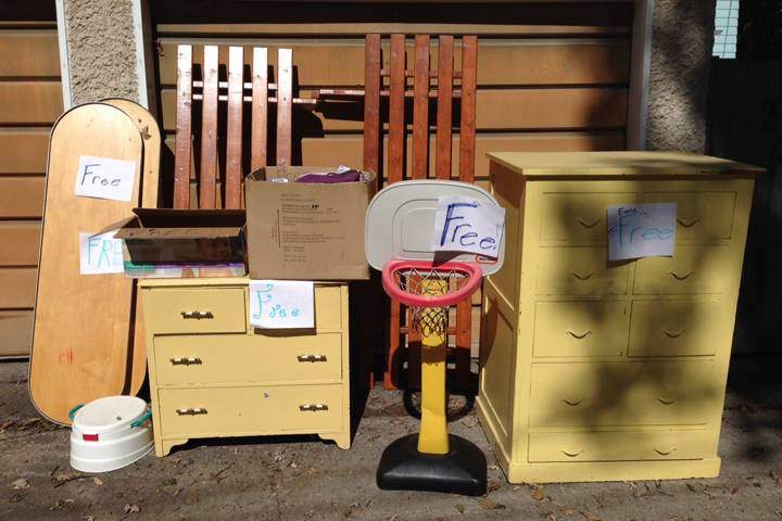 Items put out for a past giveaway weekend in Wildwood Park.