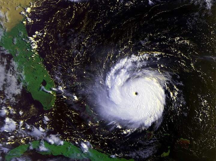 Hurricane Irma: Side-by-side comparison shows how much bigger Irma is than Hurricane Andrew - image