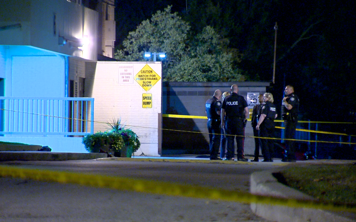 Toronto police investigate a shooting in Scarborough on Sept. 14, 2017.