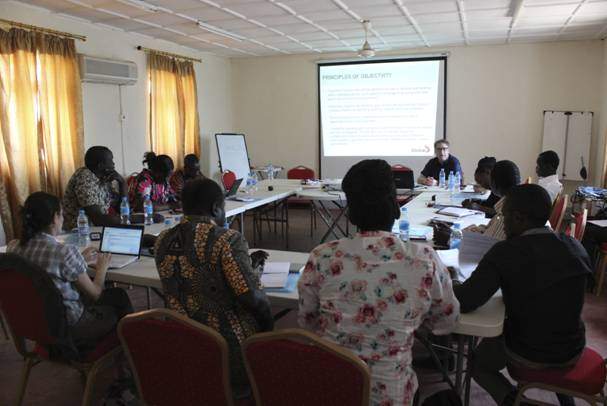 Ron Waksman teaching the media managers seminar in Juba.