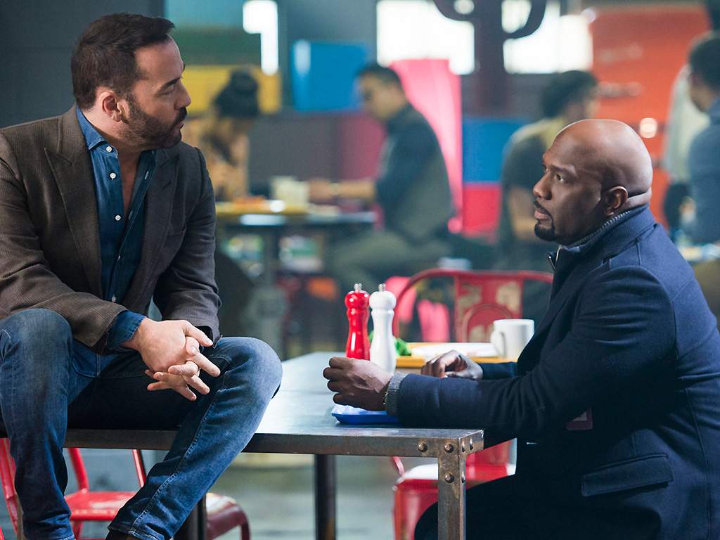 ‘Wisdom of the Crowd’: 4 things to know about the Jeremy Piven show - image
