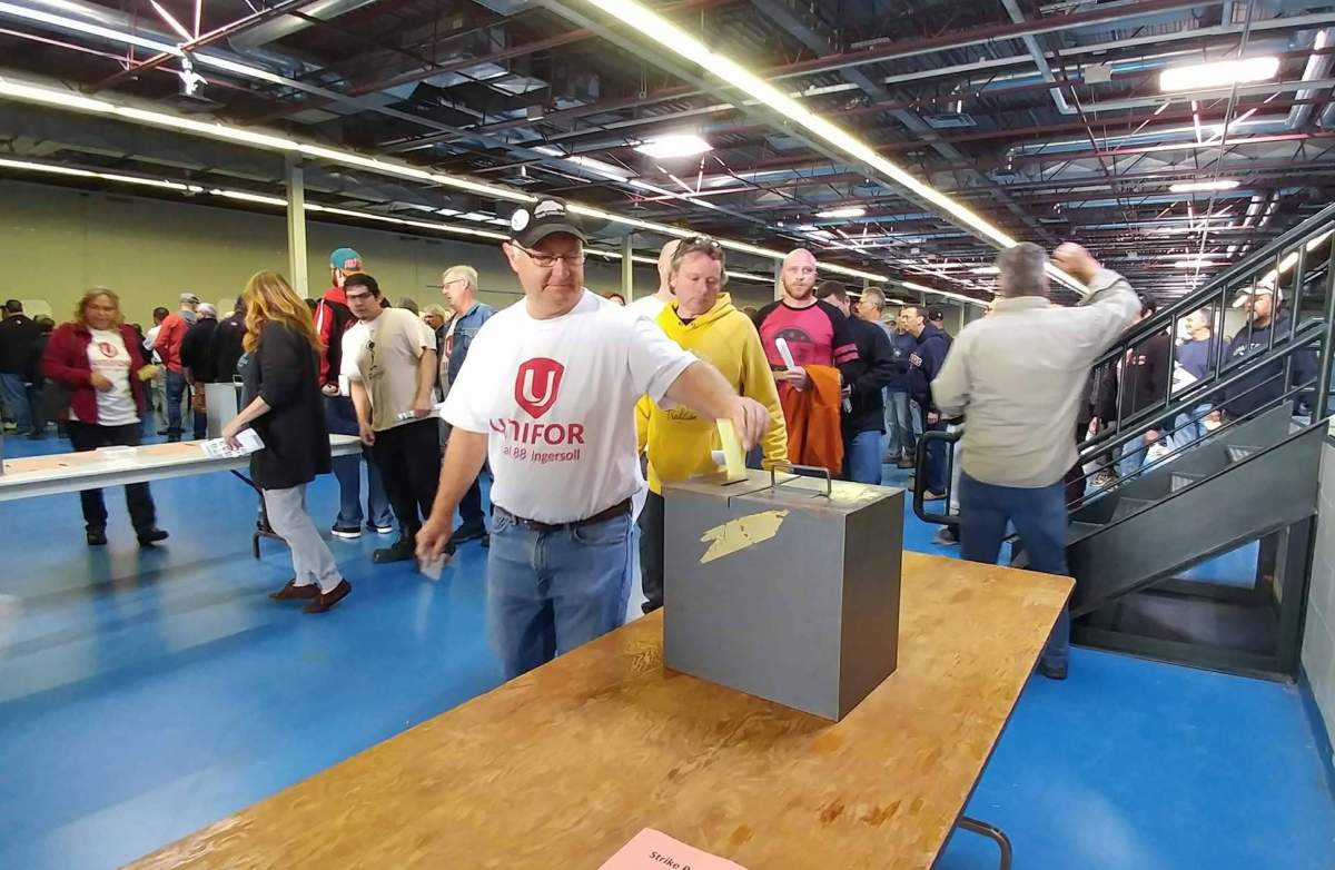 General Motors CAMI plant strike to end after workers approve tentative agreement - image